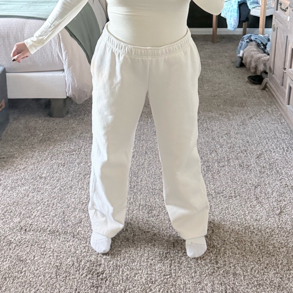 ARITZIA COZY SWEATFLEECE MEGA JOGGER COLOR BONE SIZE L